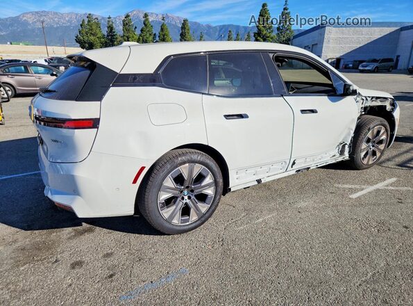 WB543CF04TCV02588 2026 BMW IX White Rear right