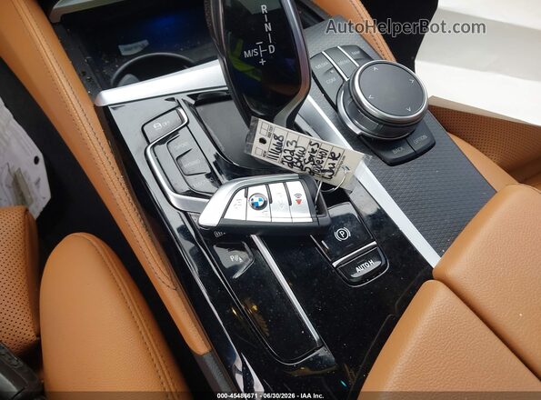 WBA13AG08PCM25608 2023 BMW 5 SERIES White Widok deski rozdzielczej