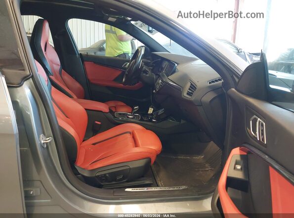 WBA13AL05N7K45241 2022 BMW M2 Серый Вид салона спереди