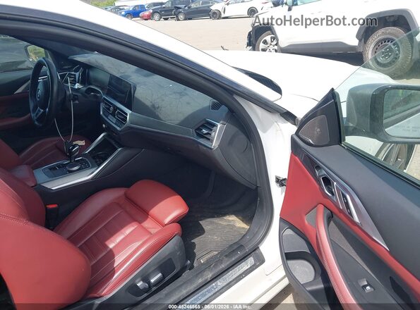 WBA13AR01NCK00361 2022 BMW M4 White Vista interior delantera