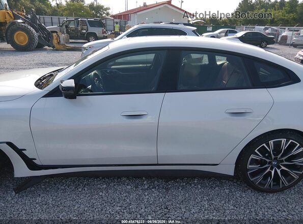 WBA13AW06NFM60239 2022 BMW OTHER White Панорамний вид салону 360°