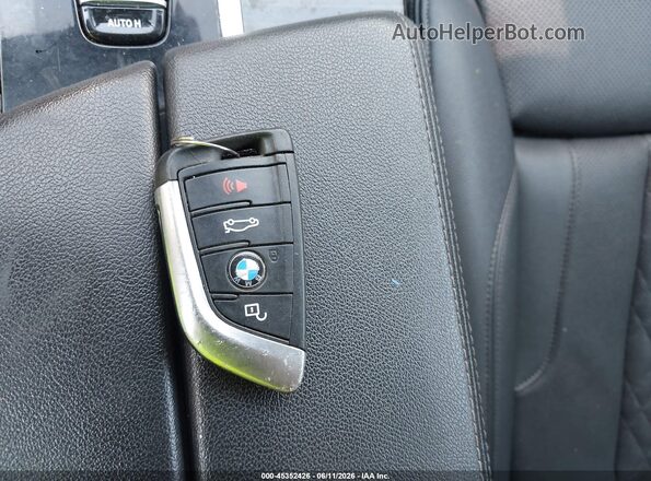 WBA13BJ06MCF89629 2021 BMW 5 SERIES Black Առջևի վահանակի տեսք