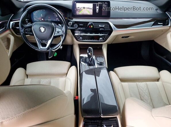 WBA13BJ09MCF96154 2021 BMW 5 SERIES Black Առջևի վահանակի տեսք