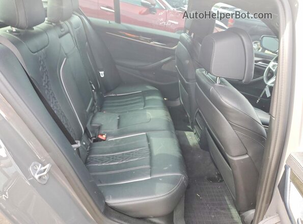 WBA13BK03MCF11162 2021 BMW M5 Gray Widok tylnych siedzeń