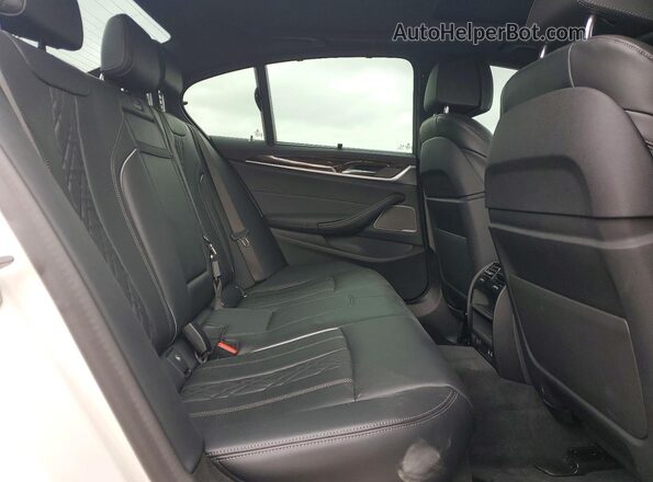 WBA13BK04NCJ66237 2022 BMW M5 White Widok tylnych siedzeń