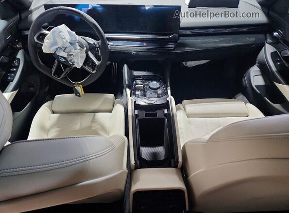 WBA13FK00TCW71521 2026 BMW 5 SERIES Blue წინა პანელის ხედი