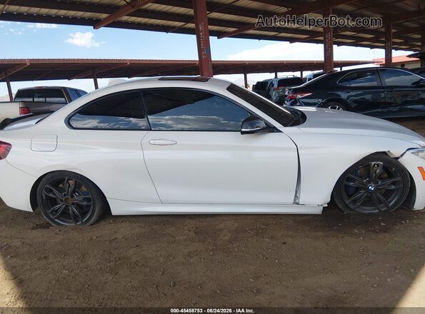 WBA1J7C5XGV359822 2016 BMW M2 White Rear interior view