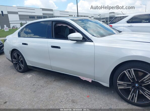 WBA23EH00PCN79921 2023 BMW 7 SERIES White Widok wnętrza z tyłu