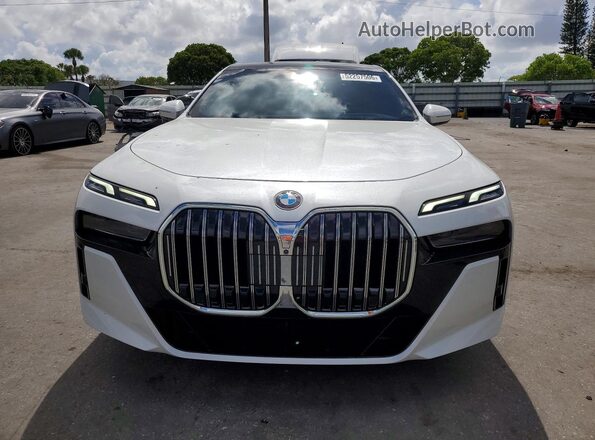 WBA23EH02RCS46008 2024 BMW OTHER White Widok z przodu