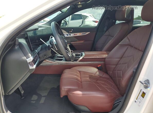 WBA23EH02RCS46008 2024 BMW OTHER White Widok wnętrza z przodu