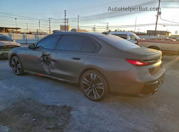 WBA23EH03PCM28457 2023 BMW 7 SERIES Gray Trasero izquierdo