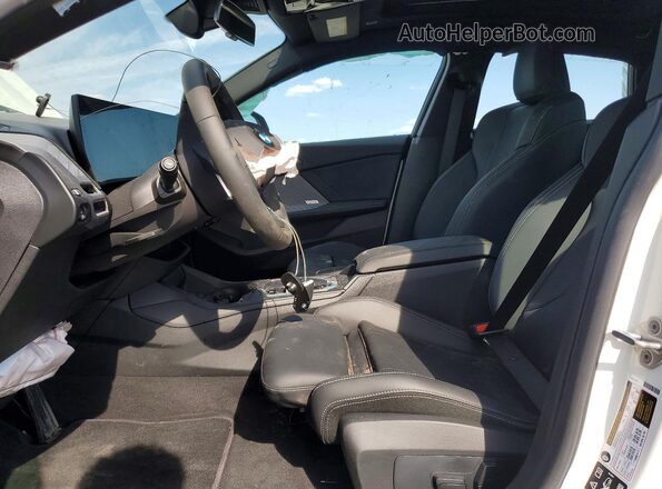 WBA23GG02T7U32239 2026 BMW 2 SERIES White Widok wnętrza z przodu