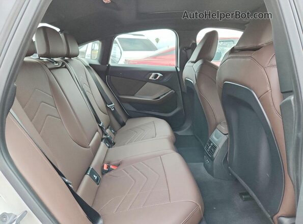 WBA23GG0XT7U15673 2026 BMW 2 SERIES White Հետևի նստատեղերի տեսք