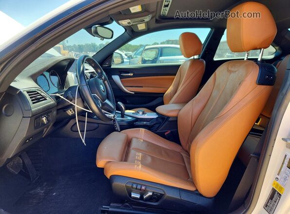 WBA2J5C54KVC07961 2019 BMW M2 Белый Вид салона спереди