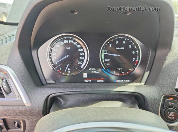 WBA2J7C50JVB28443 2018 BMW M2 Black Սարքավորումների վահանակի տեսք