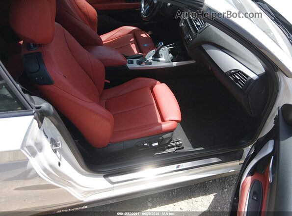WBA2K9C33HV647355 2017 BMW 2 SERIES White Вид салону спереду