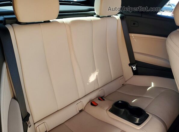 WBA2K9C34H7A26357 2017 BMW 2 SERIES White უკანა სავარძლების ხედი