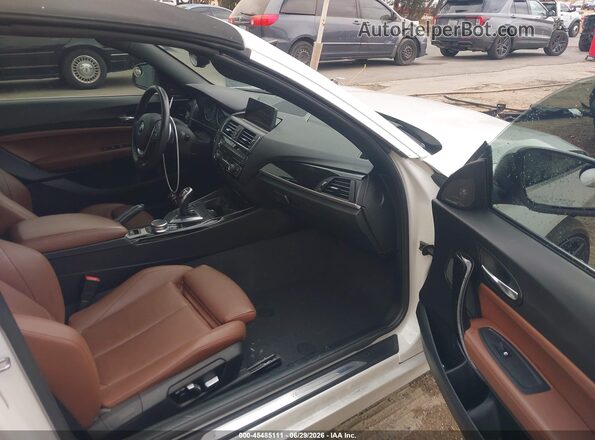 WBA2M9C3XHV717749 2017 BMW 2 SERIES White Вид салону спереду