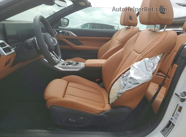 WBA33DB04VCX71976 2027 BMW 4 SERIES Белый Вид салона спереди