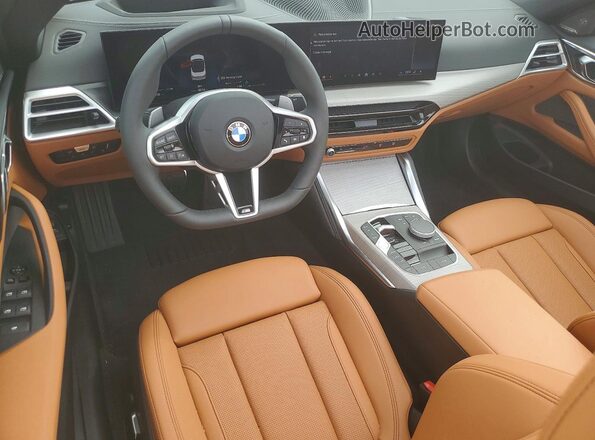 WBA33DB04VCX71976 2027 BMW 4 SERIES Белый Вид панели приборов