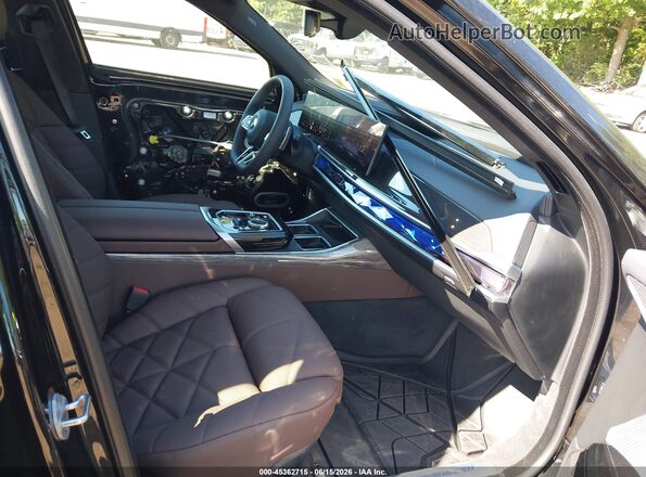 WBA33EH00TCW65535 2026 BMW 7 SERIES Black Widok wnętrza z przodu