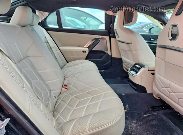 WBA33EJ01PCL68158 2023 BMW OTHER Черный Вид задних сидений