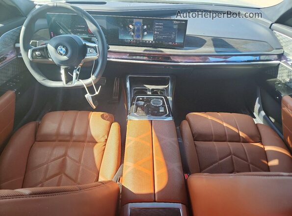 WBA33EJ09SCU62653 2025 BMW 7 SERIES Gray Առջևի վահանակի տեսք