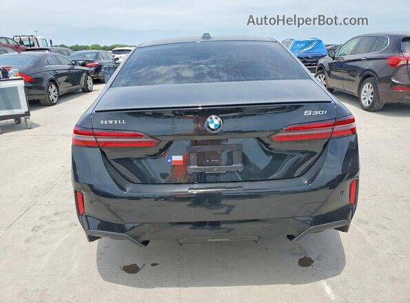 WBA43FJ01RCR12638 2024 BMW 5 SERIES Black Հետևի տեսք