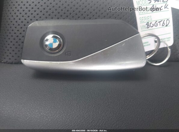 WBA43FJ03TCV59794 2026 BMW 5 SERIES Black Առջևի վահանակի տեսք