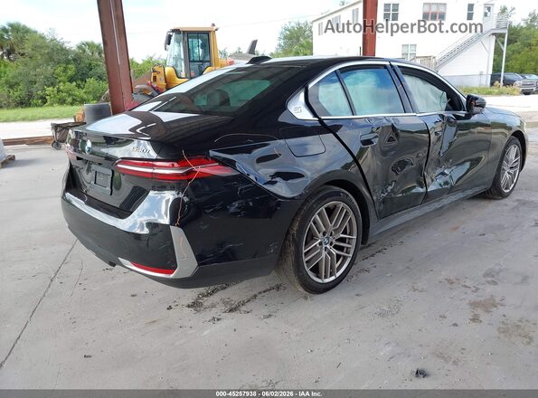 WBA43FJ05SCU73241 2025 BMW 5 SERIES Черный Задняя правая четверть