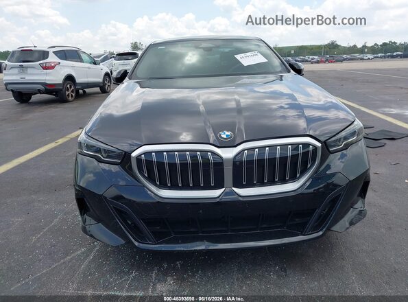 WBA43FJ06RCS19600 2024 BMW 5 SERIES Black Вид щитка приладів