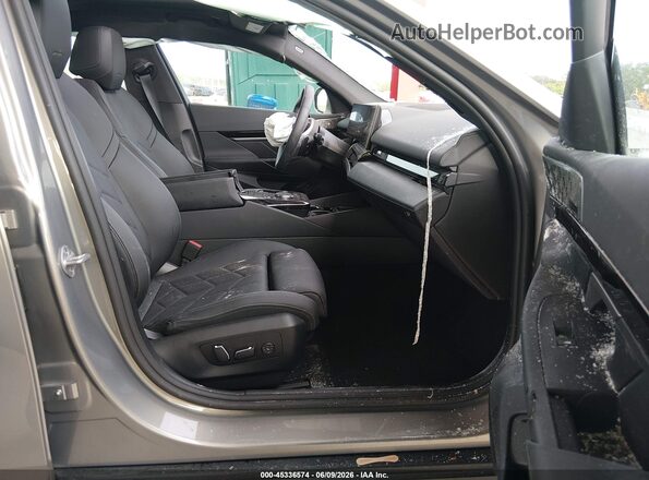 WBA43FJ07SCT67065 2025 BMW 5 SERIES Beige Front interior view
