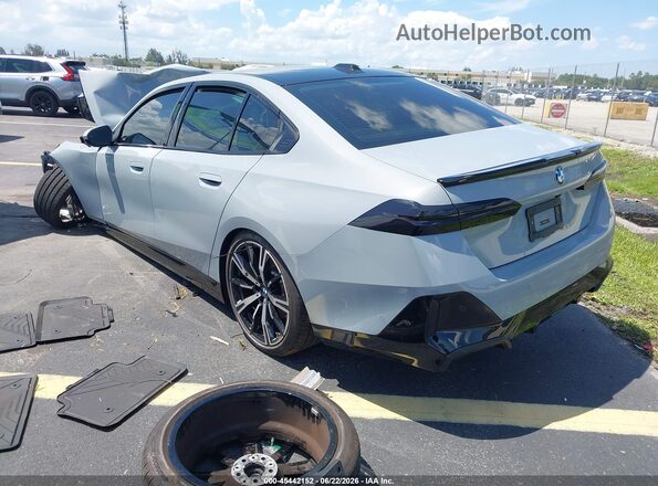 WBA43FJ0XSCU14332 2025 BMW 5 SERIES Серый Задняя левая четверть
