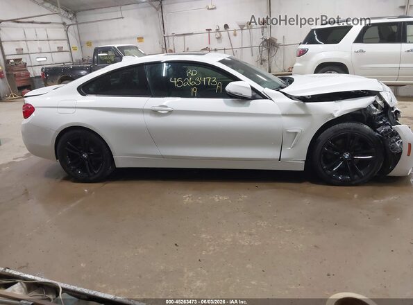 WBA4W3C54KAF93562 2019 BMW 4 SERIES White Вид задньої частини салону