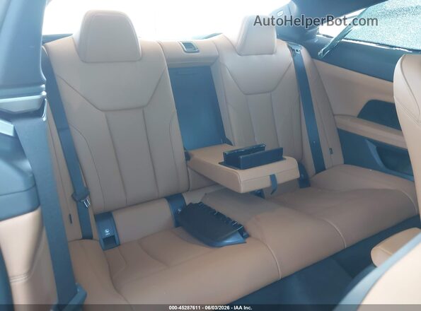 WBA53AP02RCS01870 2024 BMW 4 SERIES Burgundy Widok naklejki z numerem VIN