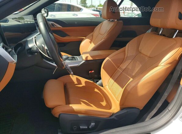 WBA53AT03RCP40732 2024 BMW M4 White Vista interior delantera