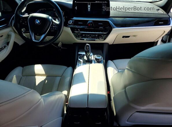 WBA53BJ05PWY06427 2023 BMW 5 SERIES White Առջևի վահանակի տեսք