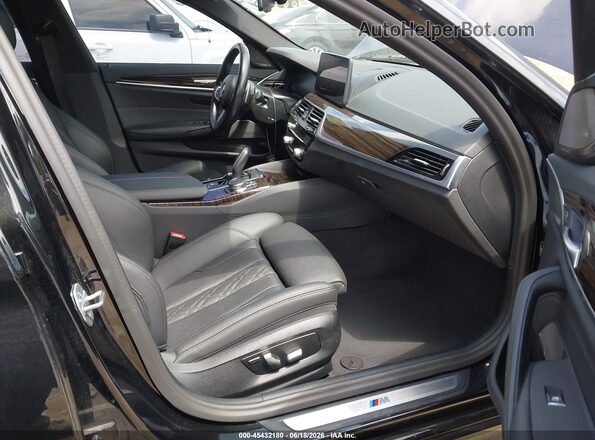 WBA53BJ06PWY13676 2023 BMW 5 SERIES Black წინა სალონის ხედი