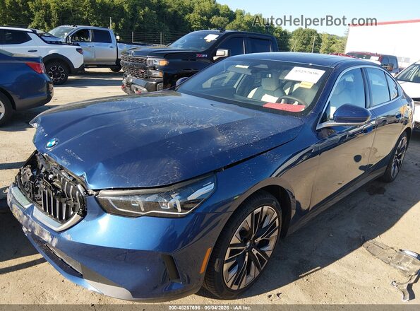 WBA53FJ01TCX63854 2026 BMW 5 SERIES Light Blue Передняя левая четверть