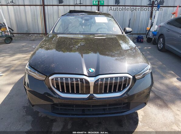 WBA53FJ03RCP96377 2024 BMW 5 SERIES Black ხელსაწყოთა პანელის ხედი