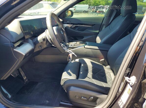 WBA53FJ03RCS66846 2024 BMW 5 SERIES Black Vista interior delantera