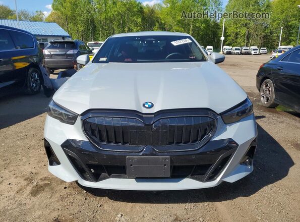 WBA53FJ03SCU28481 2025 BMW 5 SERIES Gray Front view
