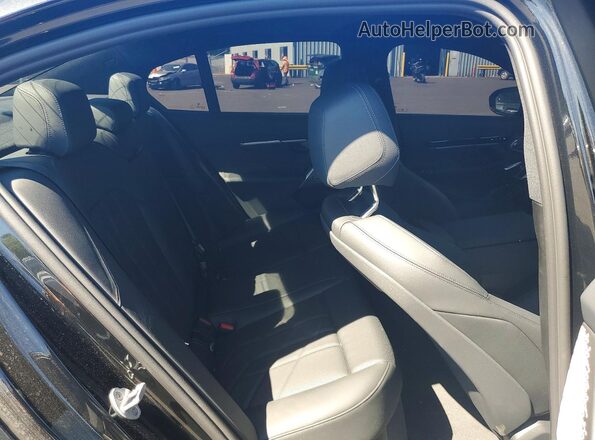 WBA53FJ04RCS67004 2024 BMW 5 SERIES Черный Вид задних сидений