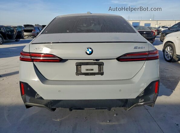 WBA53FJ04TCV68931 2026 BMW 5 SERIES Gray Հետևի տեսք
