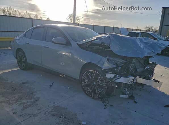 WBA53FJ04TCV68931 2026 BMW 5 SERIES Gray Առջևի աջ