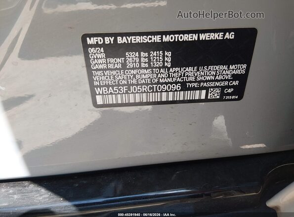 WBA53FJ05RCT09096 2024 BMW 5 SERIES Gray Շարժիչի բաժամունքի տեսք