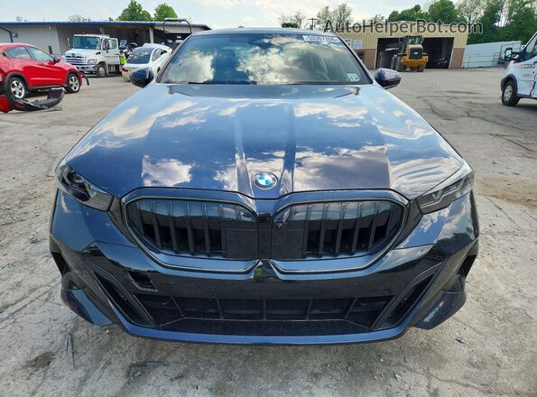 WBA53FJ08SCU29075 2025 BMW 5 SERIES Blue Widok z przodu