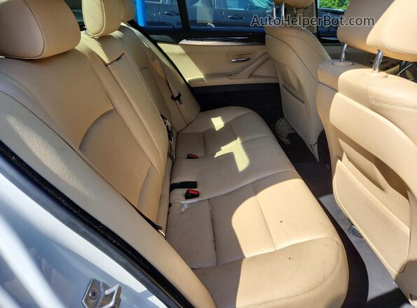 WBA5A7C57GG145277 2016 BMW 5 SERIES White Հետևի նստատեղերի տեսք
