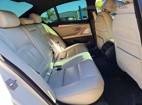 WBA5B3C55GG252799 2016 BMW 5 SERIES White Հետևի նստատեղերի տեսք
