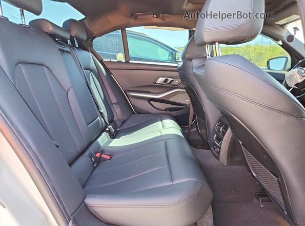 WBA5R1C58KAK09151 2019 BMW 3 SERIES White Вид задньої частини салону